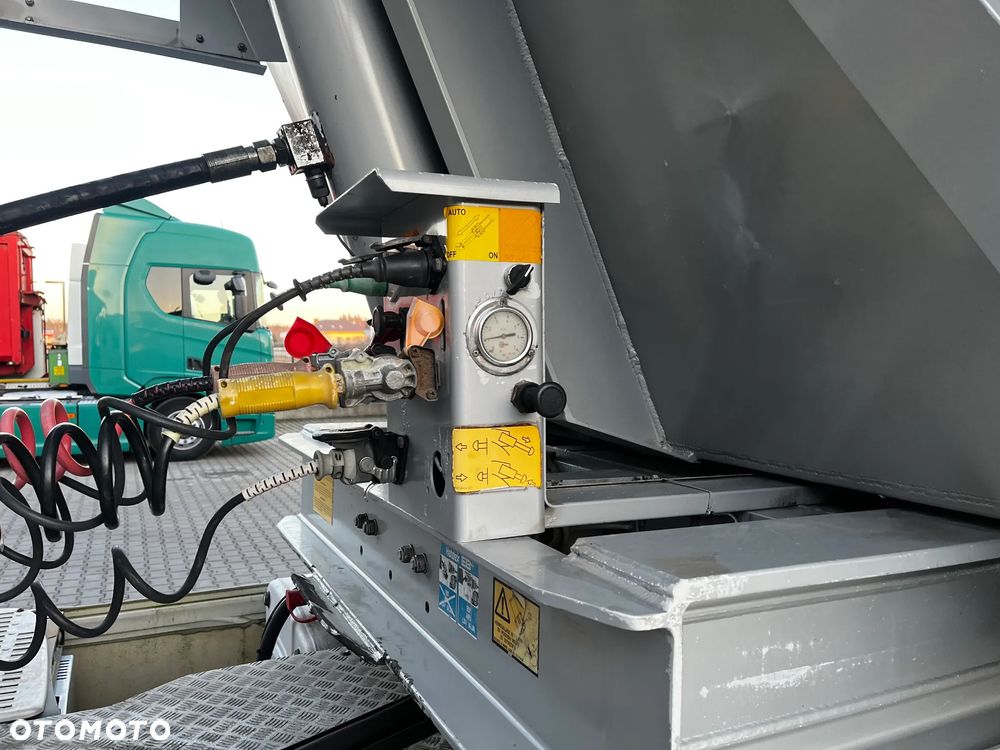 Benalu 40 m3 LEKKA 5,5 T CAŁA ALUMINIOWA KLAPO-DZWI SPROWADZONA Z FRANCJI OŚ PODNOSZONA - 10