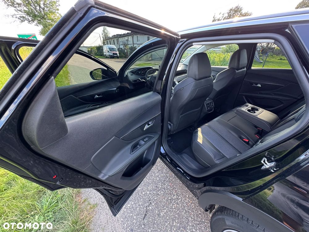 Peugeot 3008 1.6 PureTech Hybrid PHEV Allure S&S EAT8 - 26
