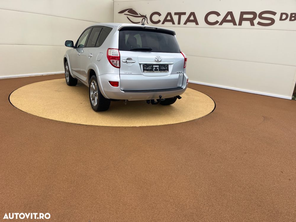 Toyota RAV4 - 11