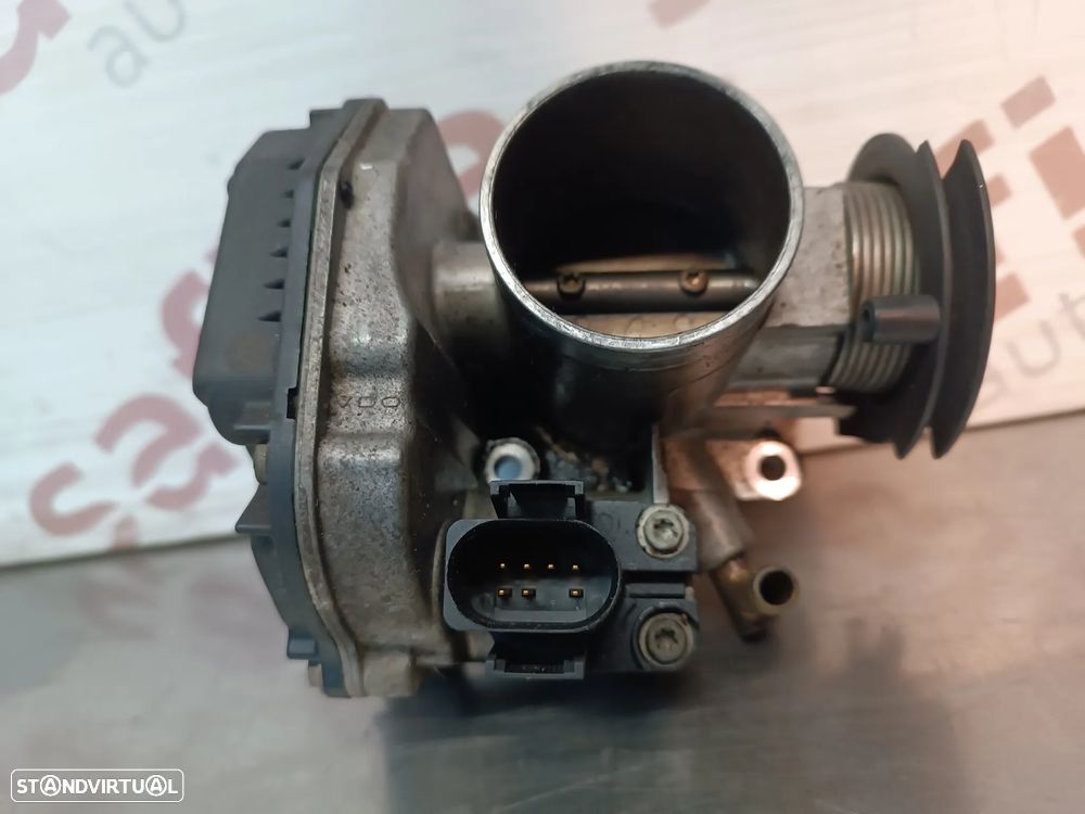 CORPO / BORBOLETA ADMISSÃO VOLKSWAGEN GOLF IV / POLO 1.0i  1.4 16V 030133064D - 2