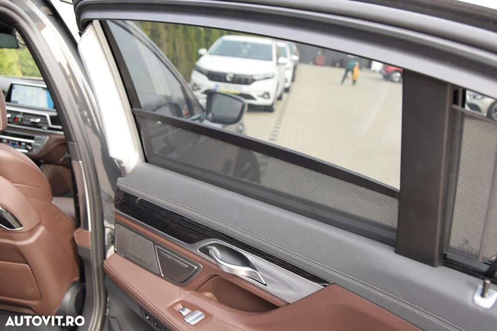 BMW Seria 7 745Le xDrive - 24