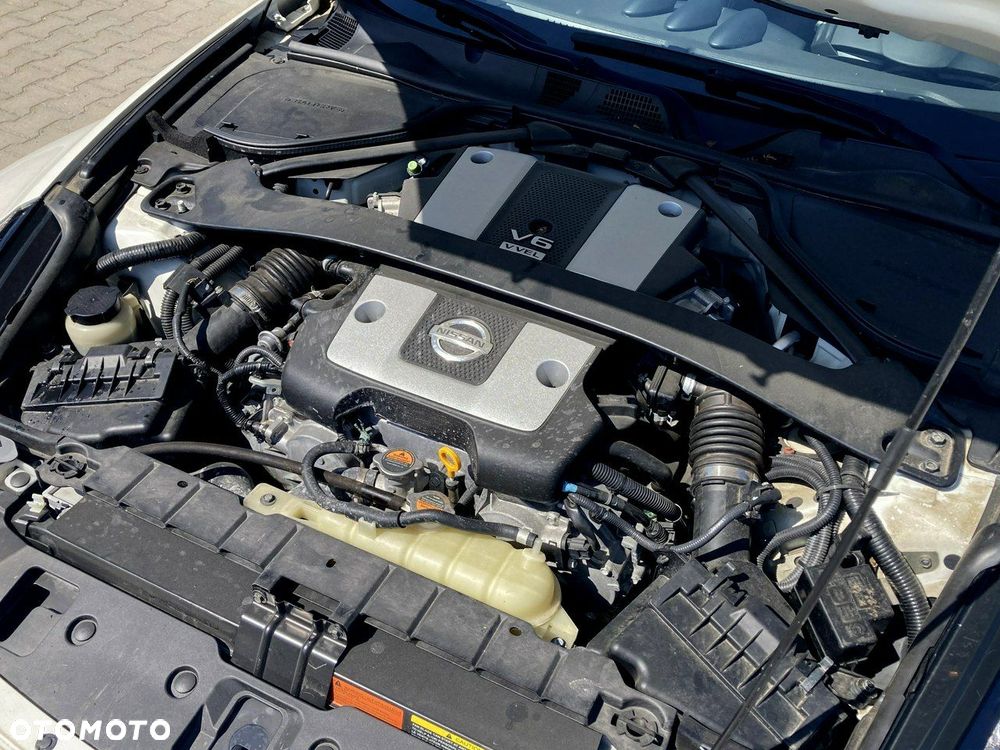 Nissan 370 Z - 16