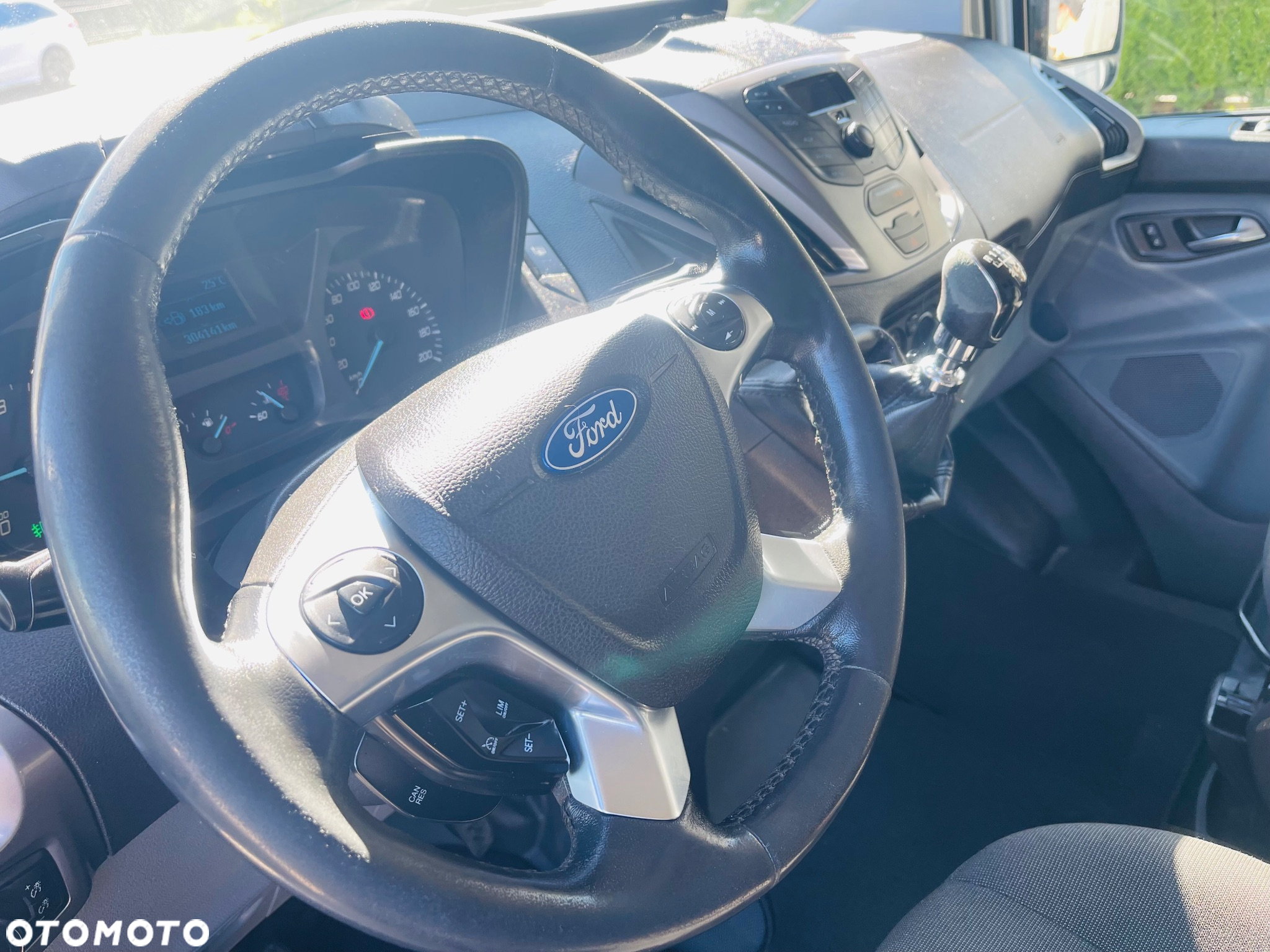 Ford Custom - 12