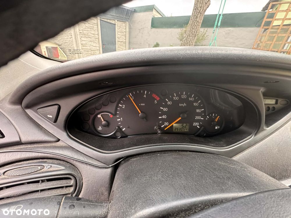 Ford Focus 1.8 TDCi FX - 4