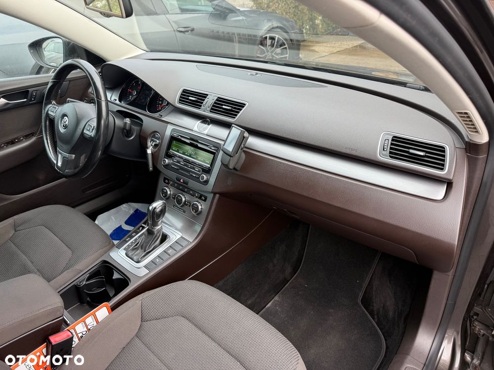 Volkswagen Passat 2.0 TDI Comfortline DSG - 20