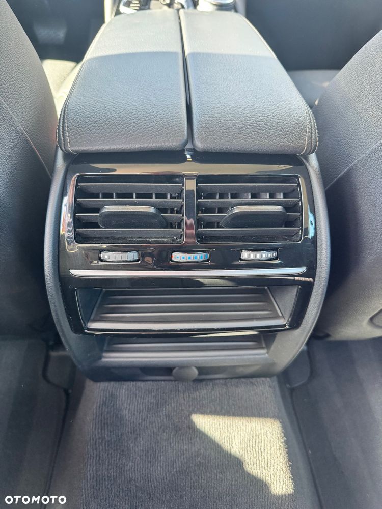 BMW Seria 5 530i xDrive Sport Line sport - 16