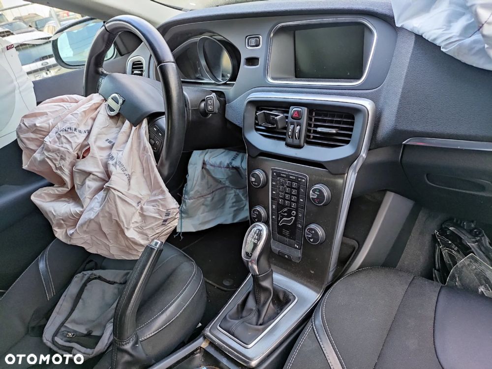 Volvo V40 D3 Kinetic - 10