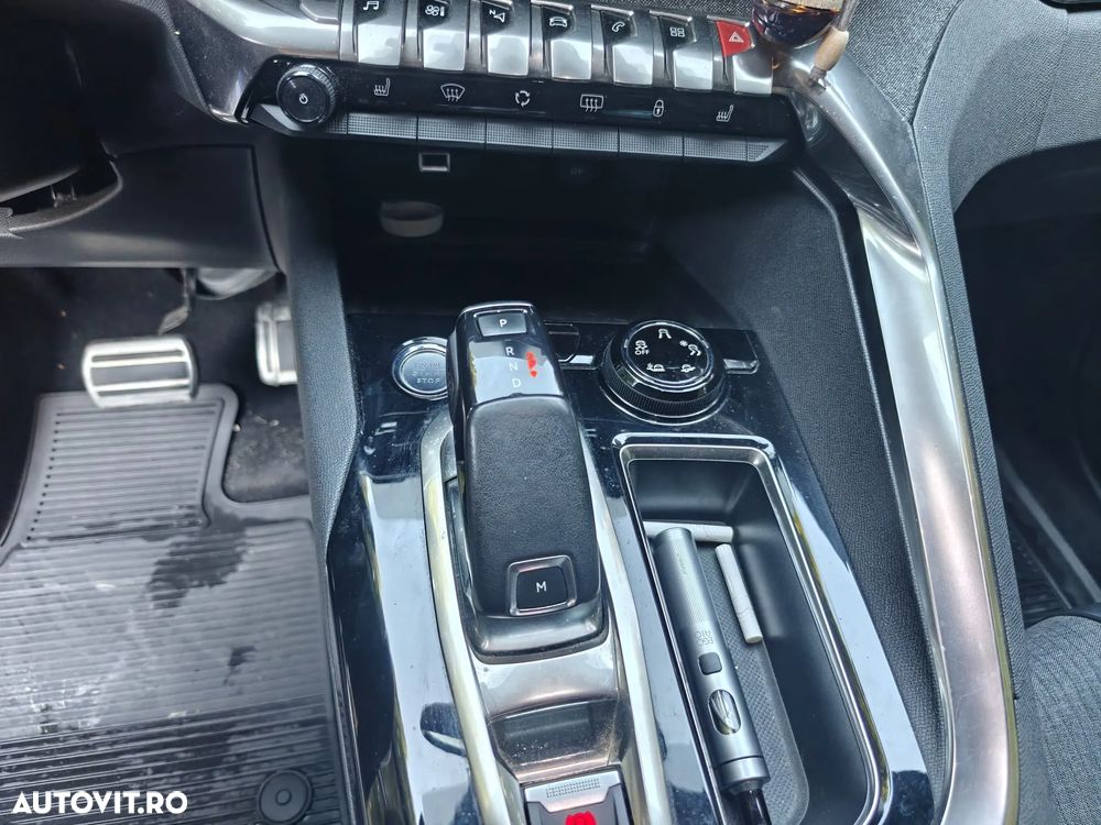 Peugeot 3008 1.6 PureTech Turbo S&S EAT8 GT-Line - 8