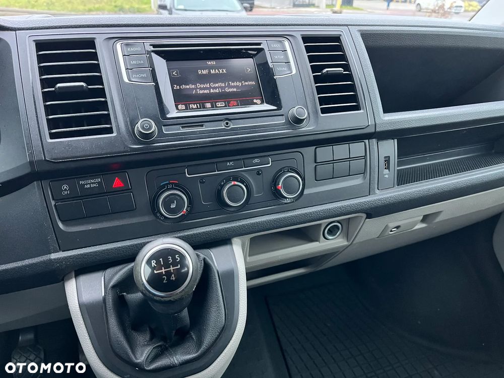 Volkswagen Transporter L2H1 Plus Trendline - 9