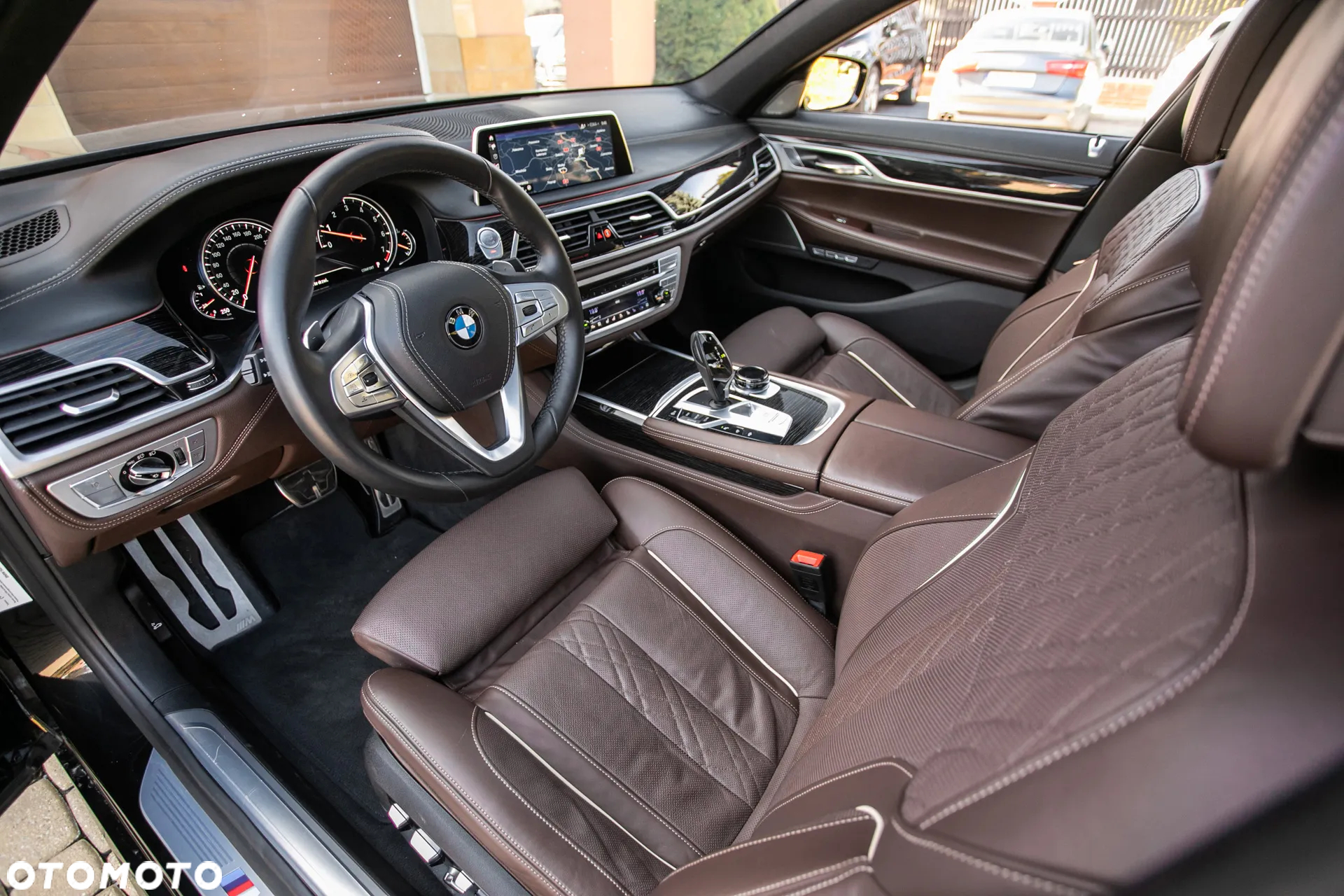BMW Seria 7 750Li xDrive - 25