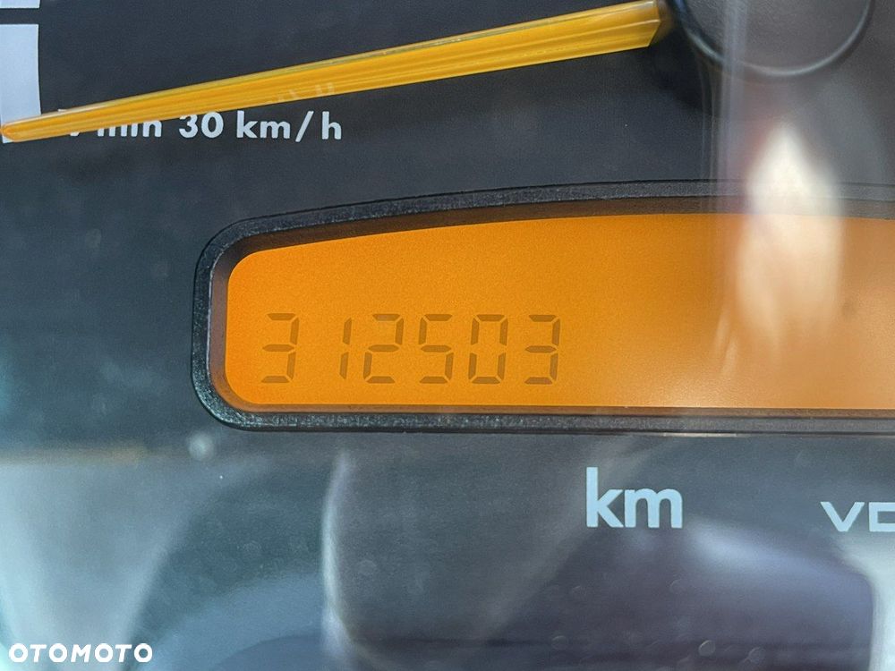 Mercedes-Benz Sprinter - 14