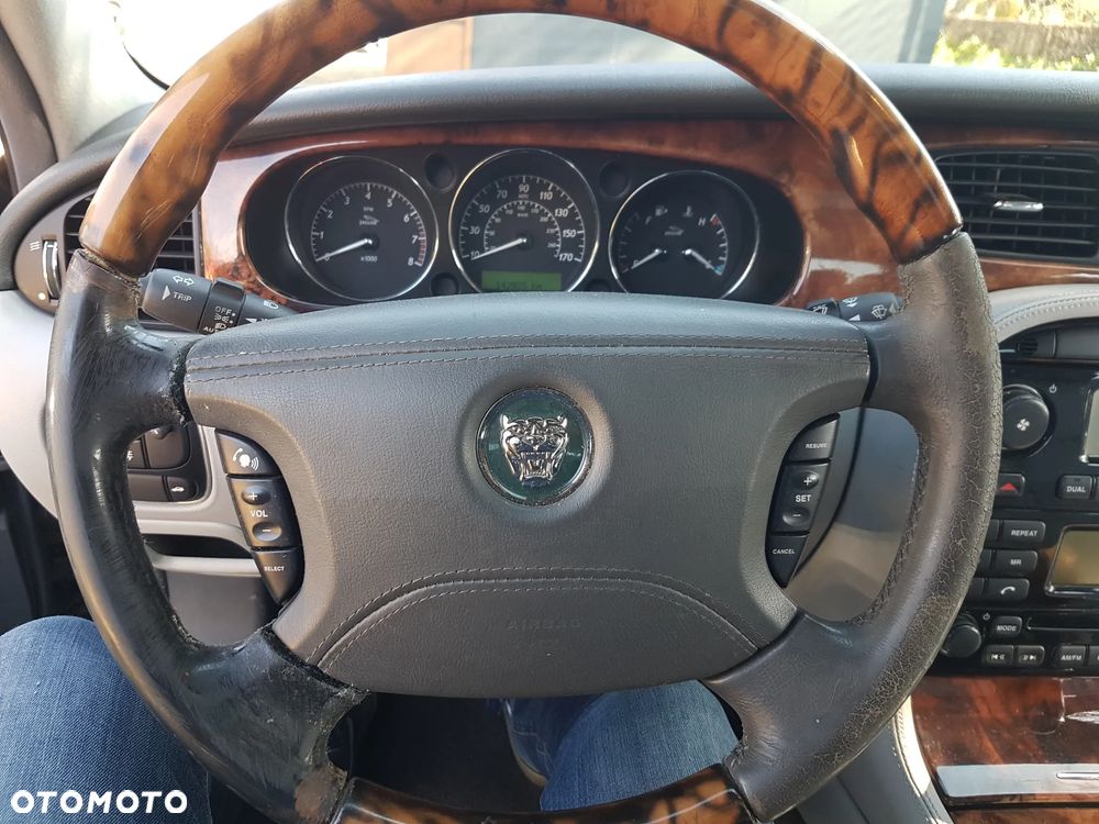 Jaguar XJ - 20