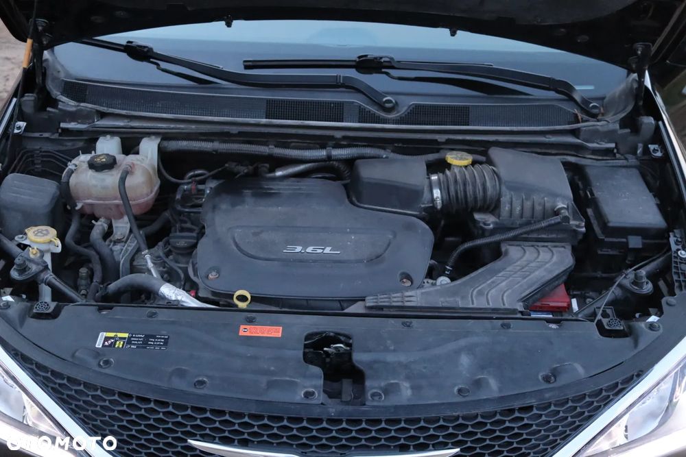 Chrysler Pacifica - 22