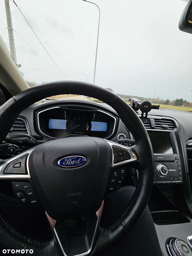 Ford Fusion - 12