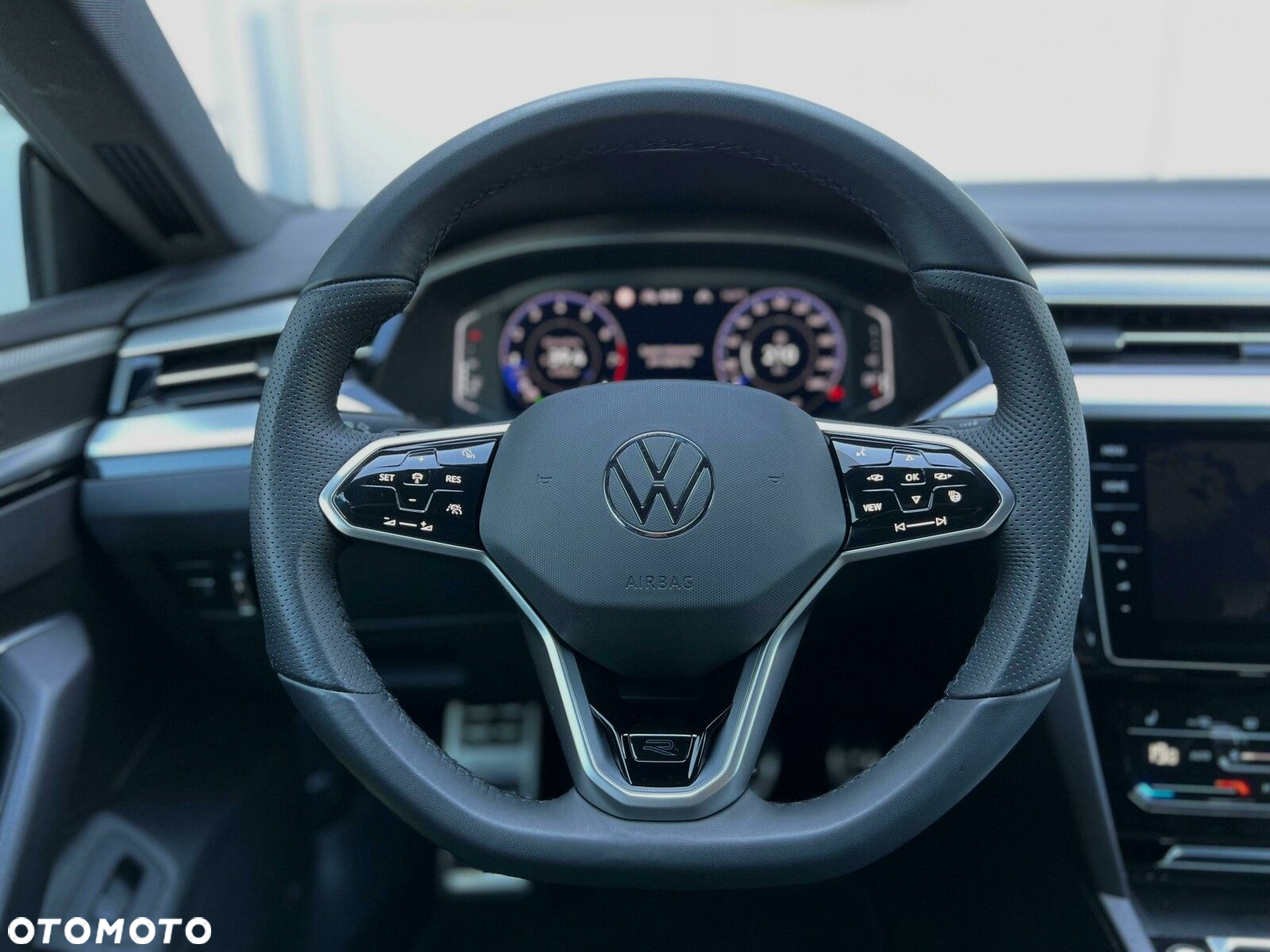 Volkswagen Arteon 2.0 TSI R-Line DSG - 28