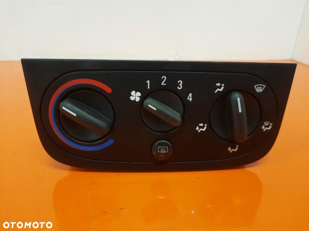 OPEL CORSA-C LIFT 03-06 PRZEŁĄCZNIKI PANEL KLIMATYZACJI NAWIEWU Z10XEP - 1