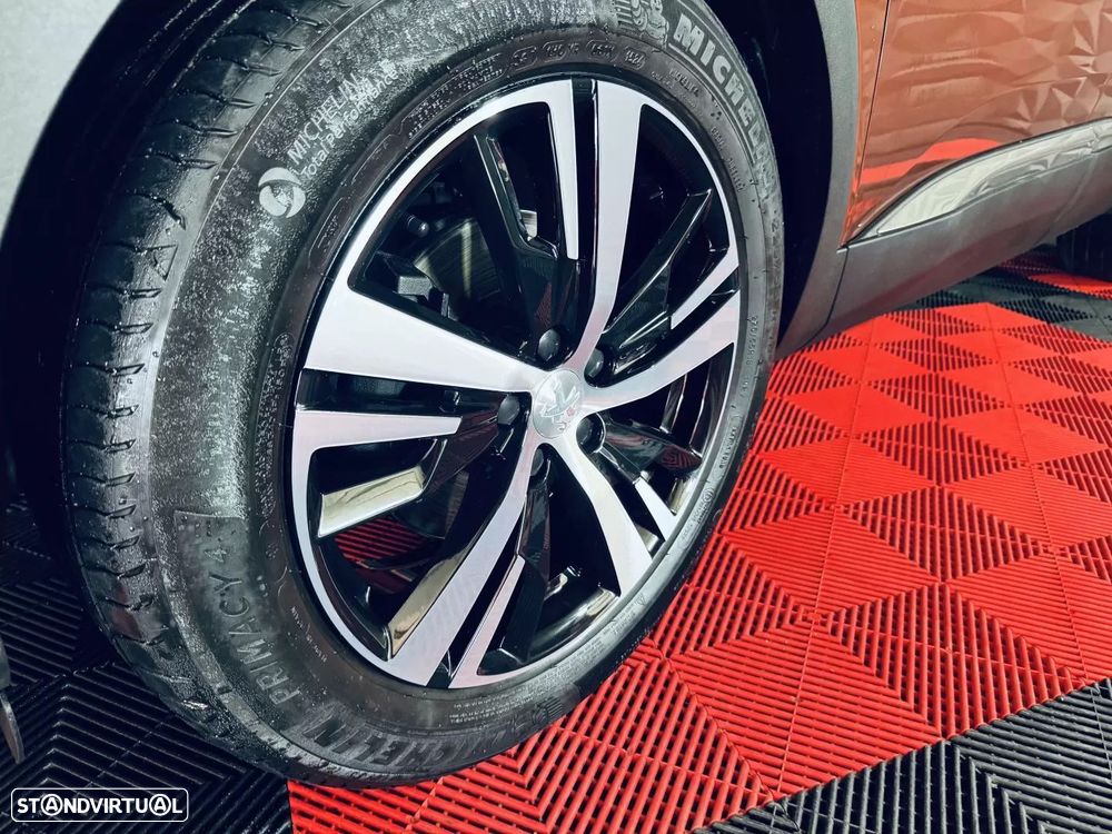 Peugeot 3008 1.2 PureTech Allure - 17