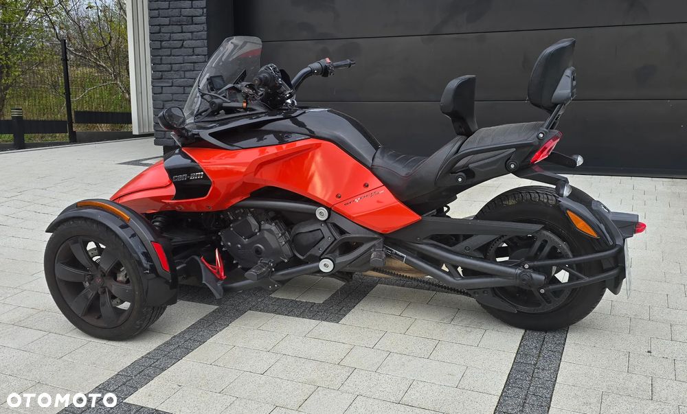 Can-Am Spyder - 3