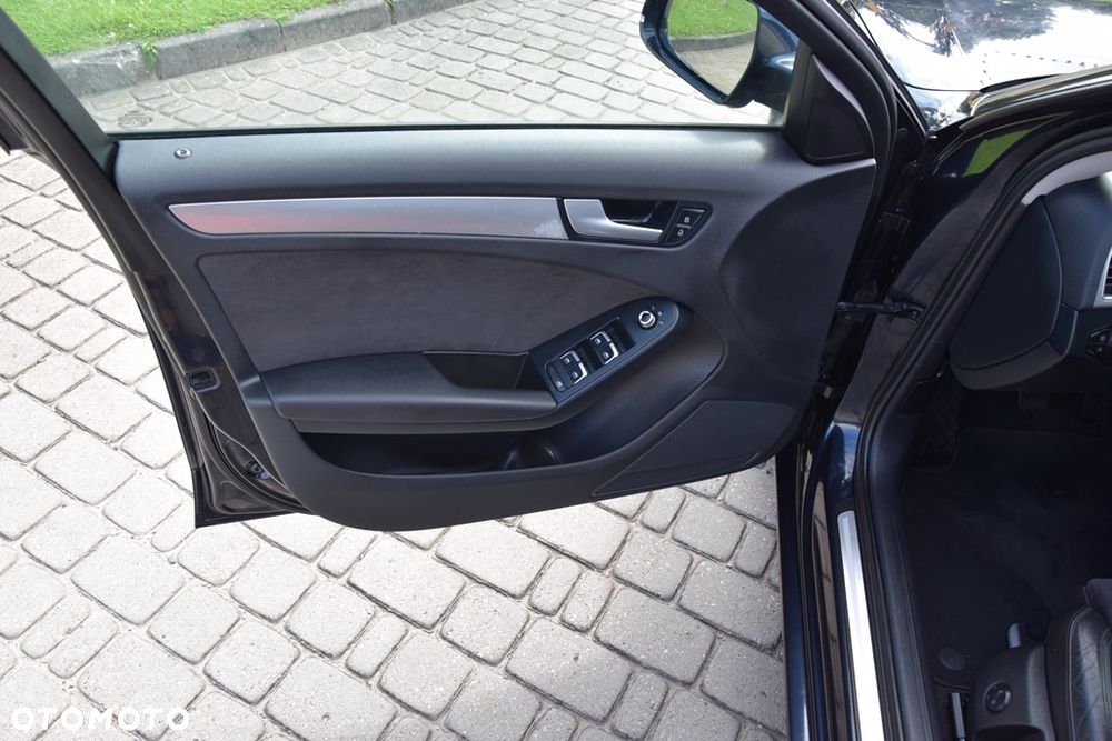 Audi A4 Avant 2.0 TDI DPF S line Sportpaket - 26