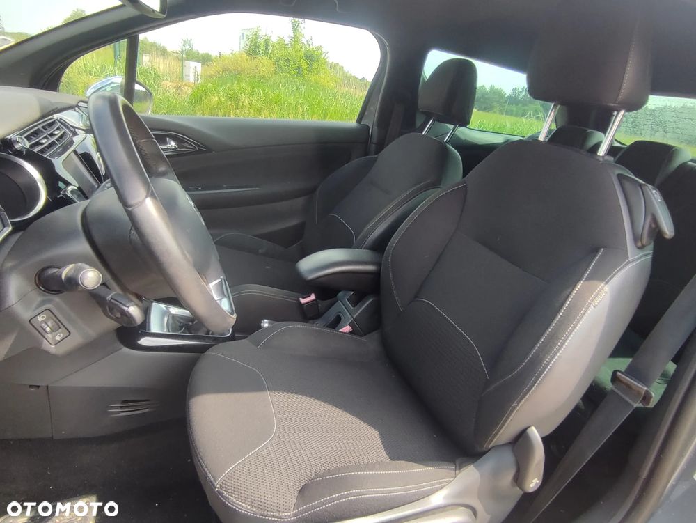 Citroën DS3 e-HDi 90 FAP SoChic - 23