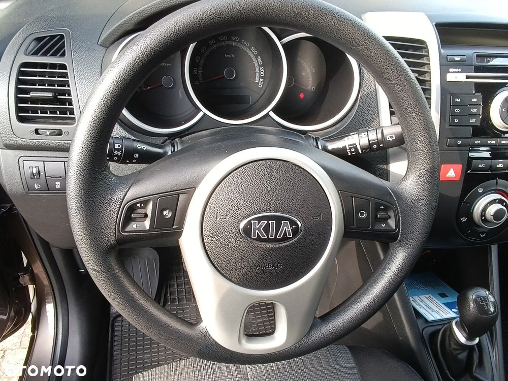 Kia Venga 1.6 M - 14