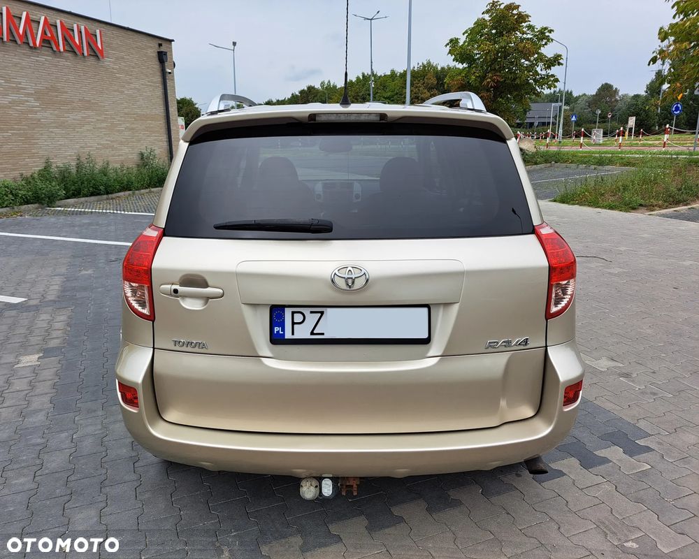 Toyota RAV4 - 7