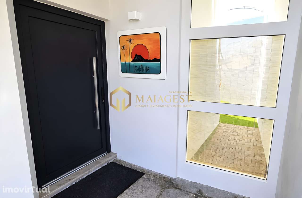 T2 Remodelado e Mobilado na Primeira Linha Mar em Angeiras - Grande imagem: 2/11