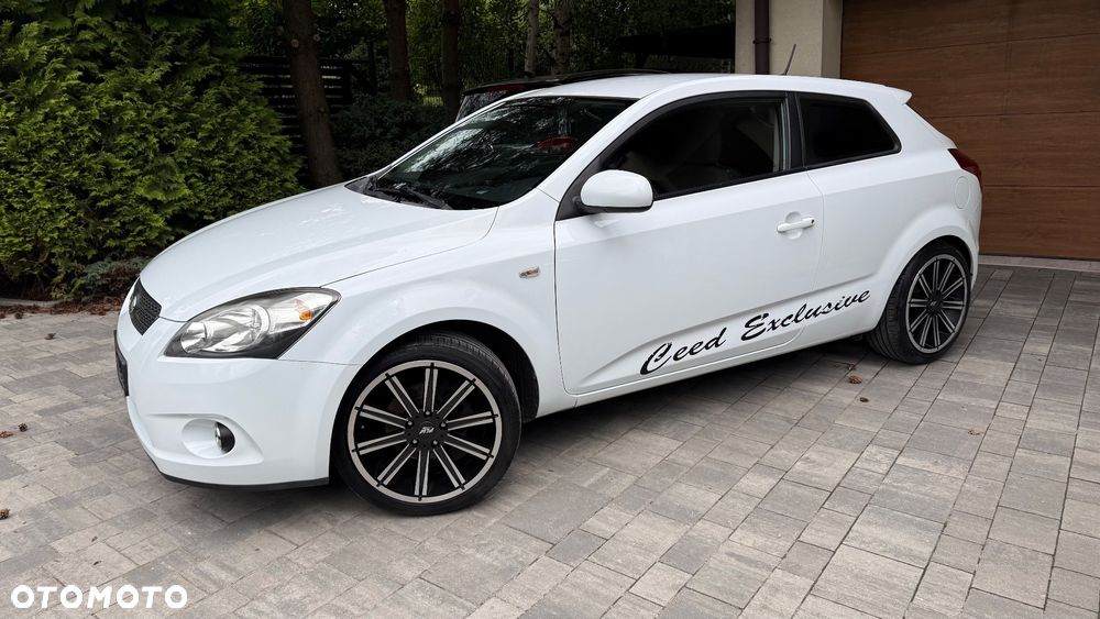 Kia ProCeed - 15
