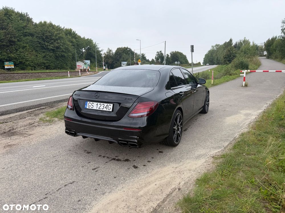 Mercedes-Benz E-Class 2017 photo 3