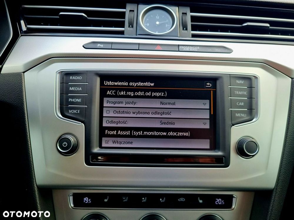 Volkswagen Passat - 19