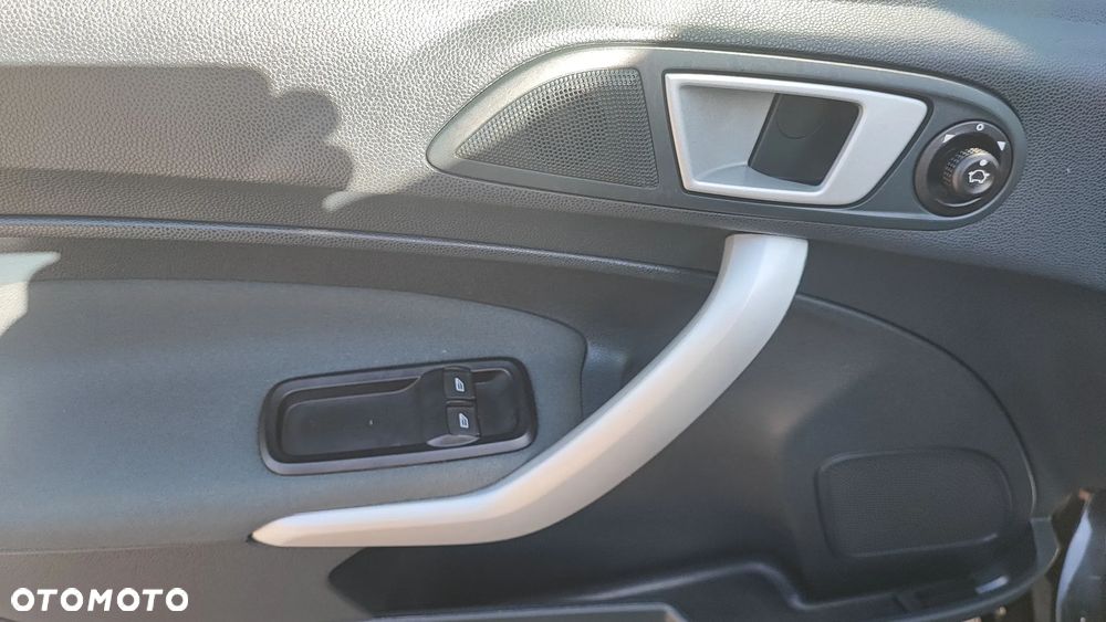 Ford Fiesta 1.25 Champions Edition - 25