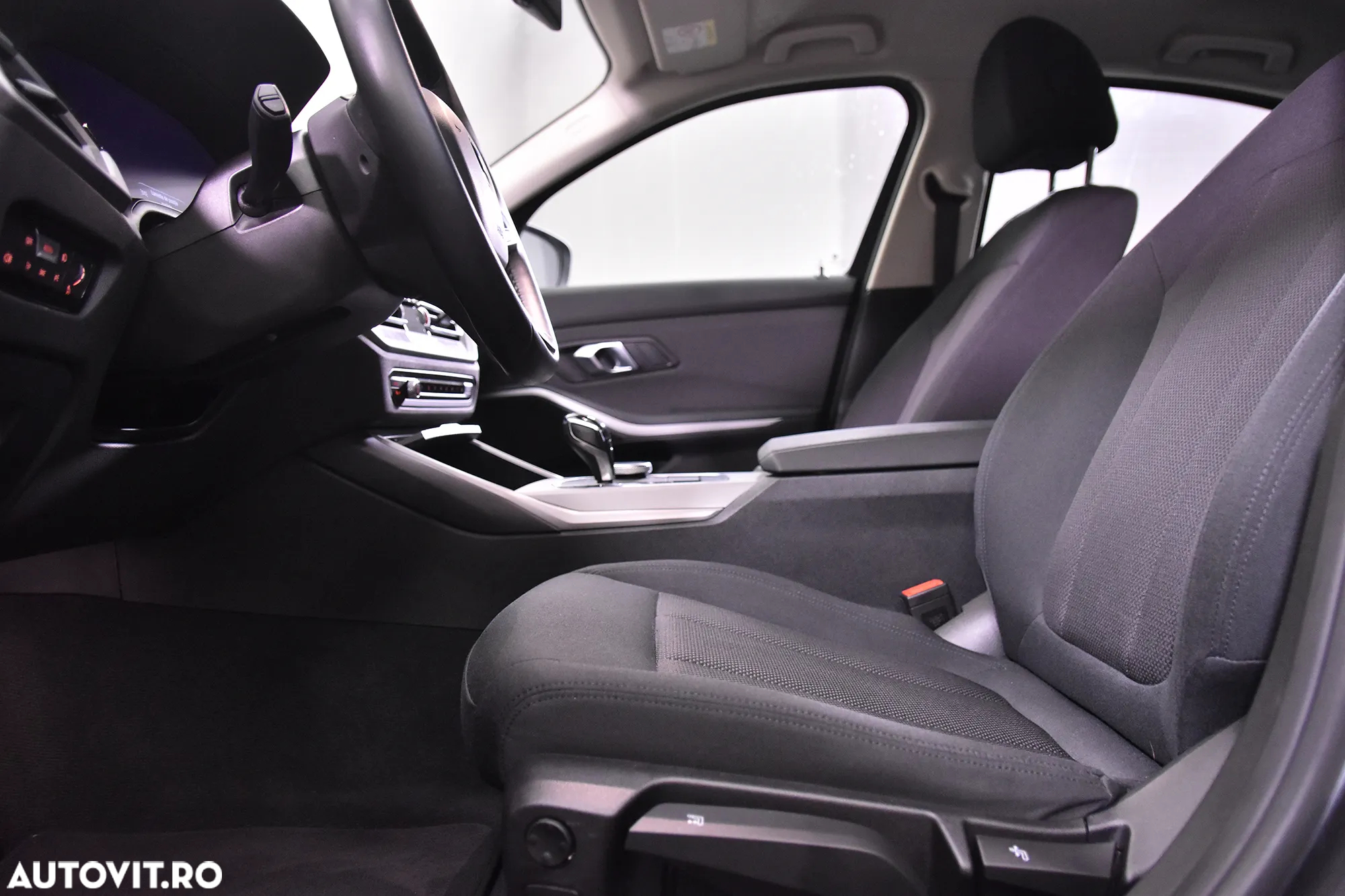 BMW Seria 3 330e AT PHEV - 24