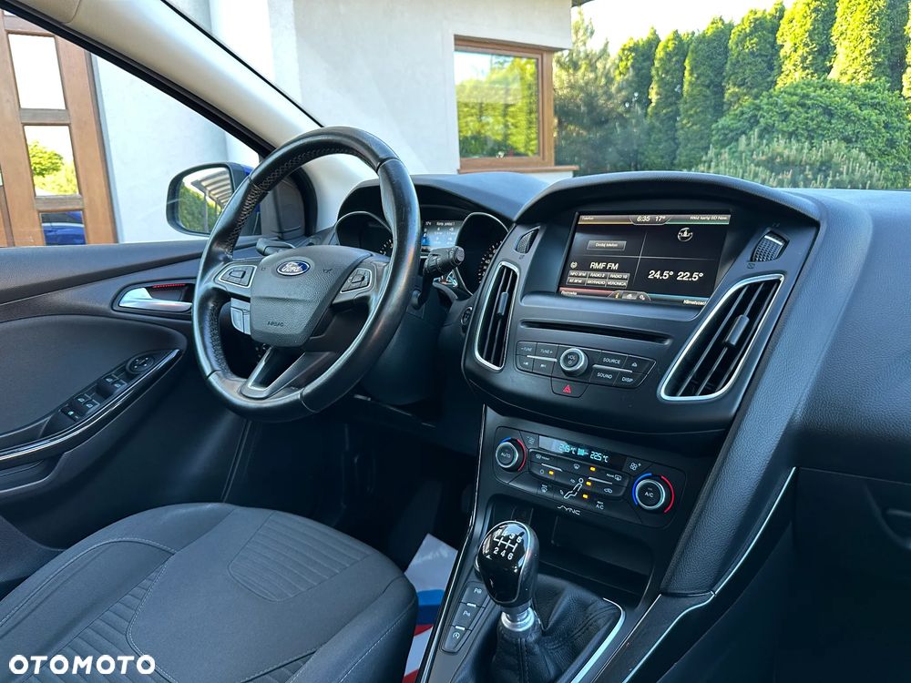 Ford Focus SW 1.5 EcoBoost S&S Sport - 21
