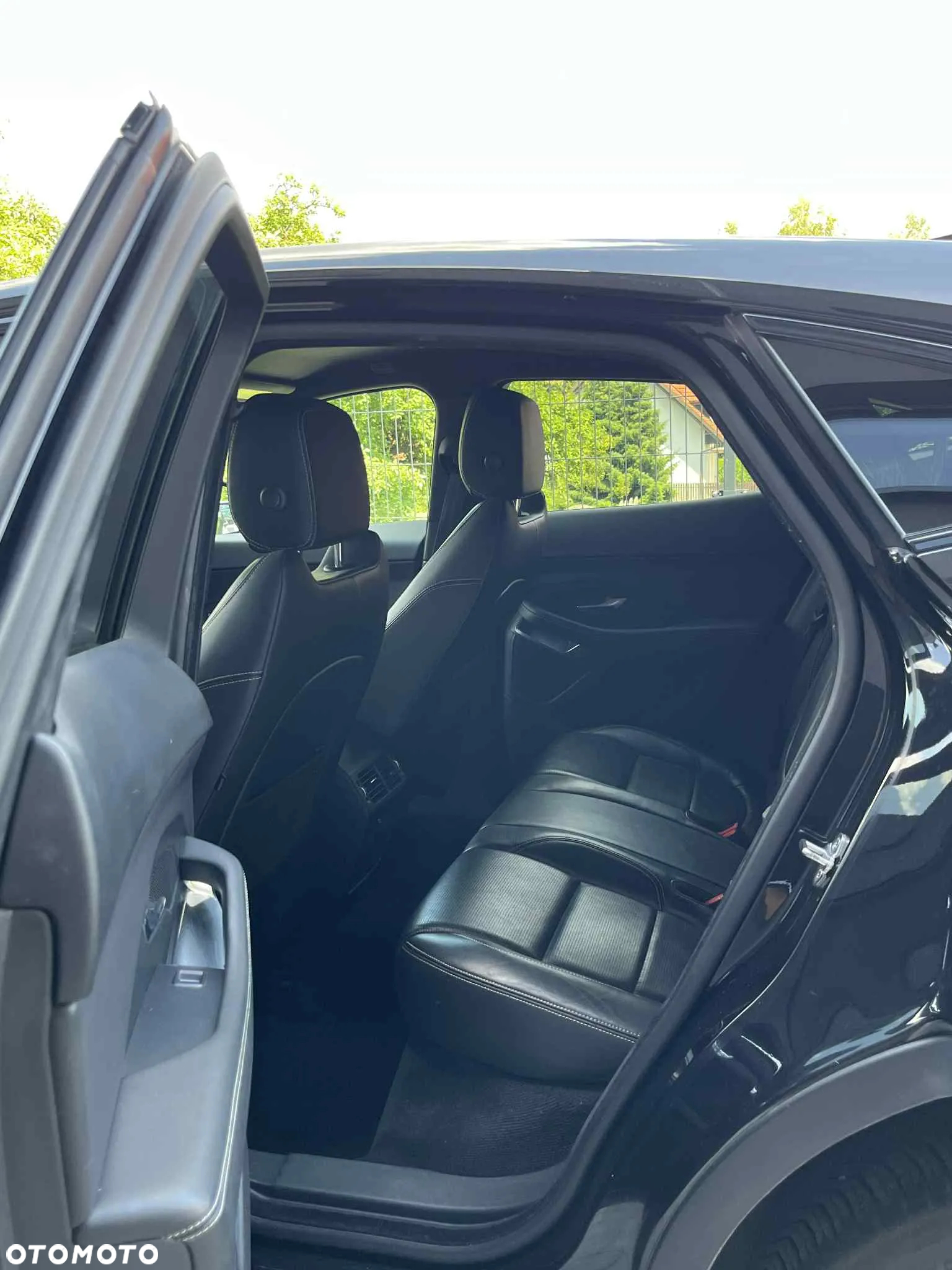 Jaguar E-Pace 2.0 i4P AWD R-Dynamic - 12