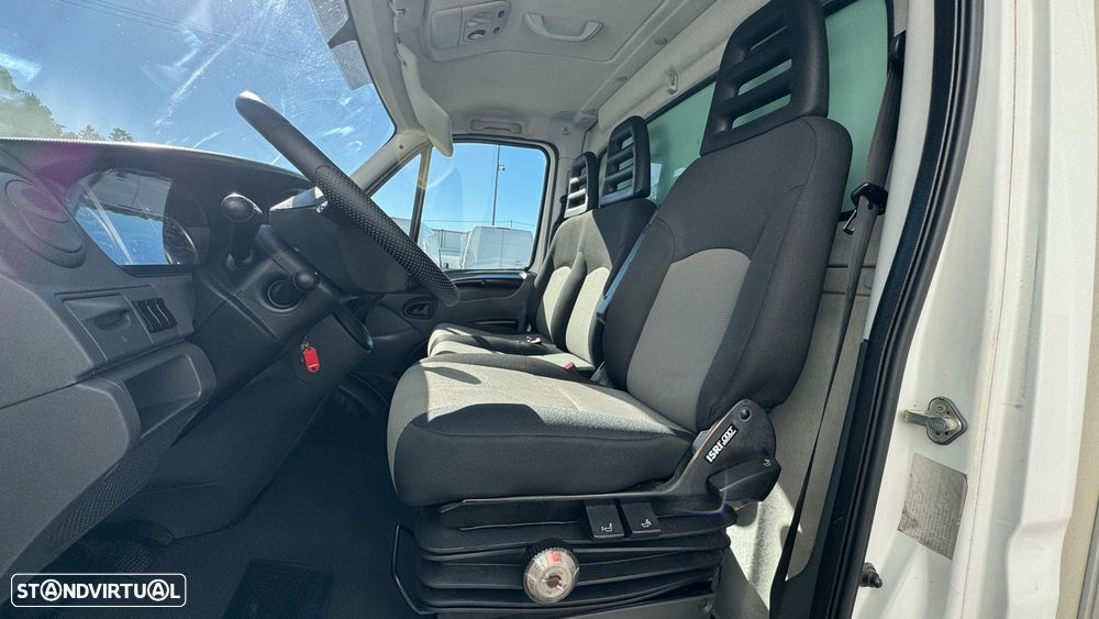 Iveco Daily 2.3 35C13 C/ Frio C/ Plat Elevatoria - 3