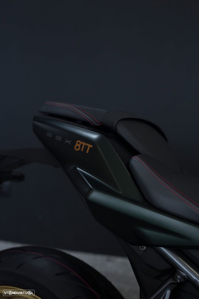 Suzuki GSX 8 TT - 6