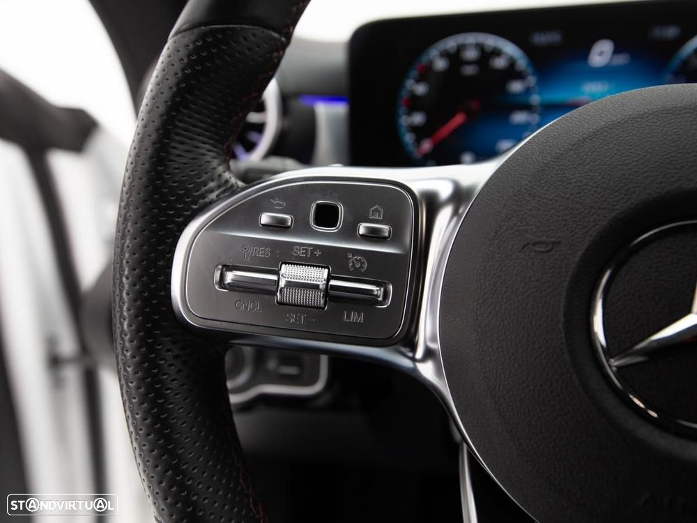 Mercedes-Benz CLA 250 e Shooting Brake AMG Line - 17