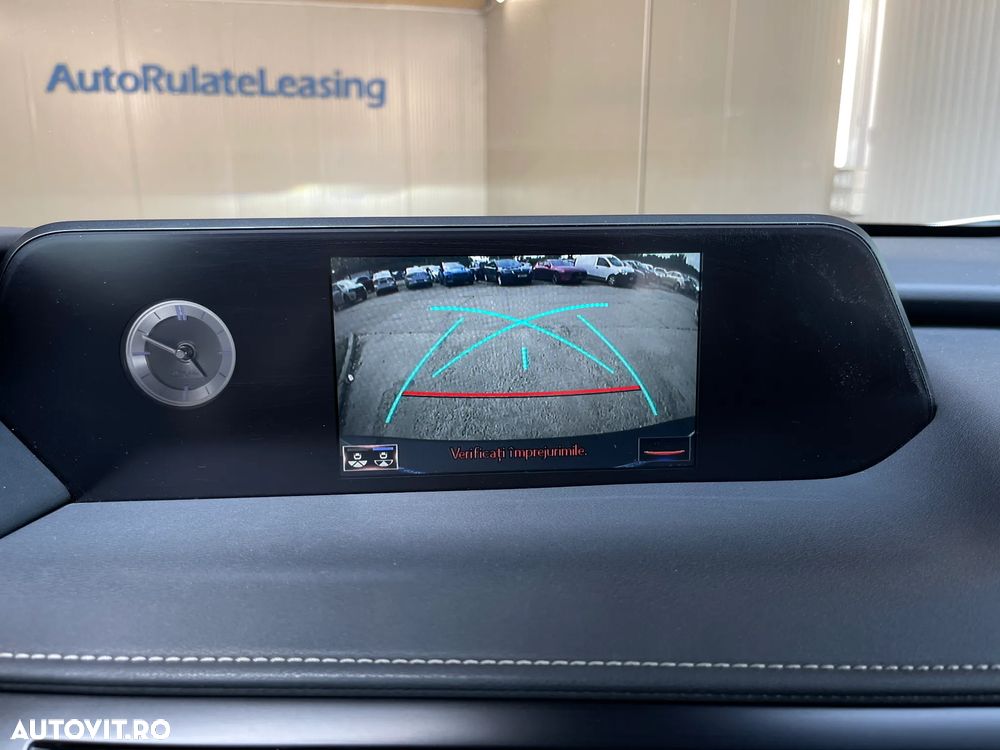 Lexus UX 250h Executive Line - 14