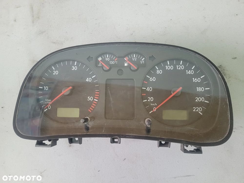 Licznik prędkościomierz VW Golf 4 IV Bora 1,9 TDI 1J0920800G - 1