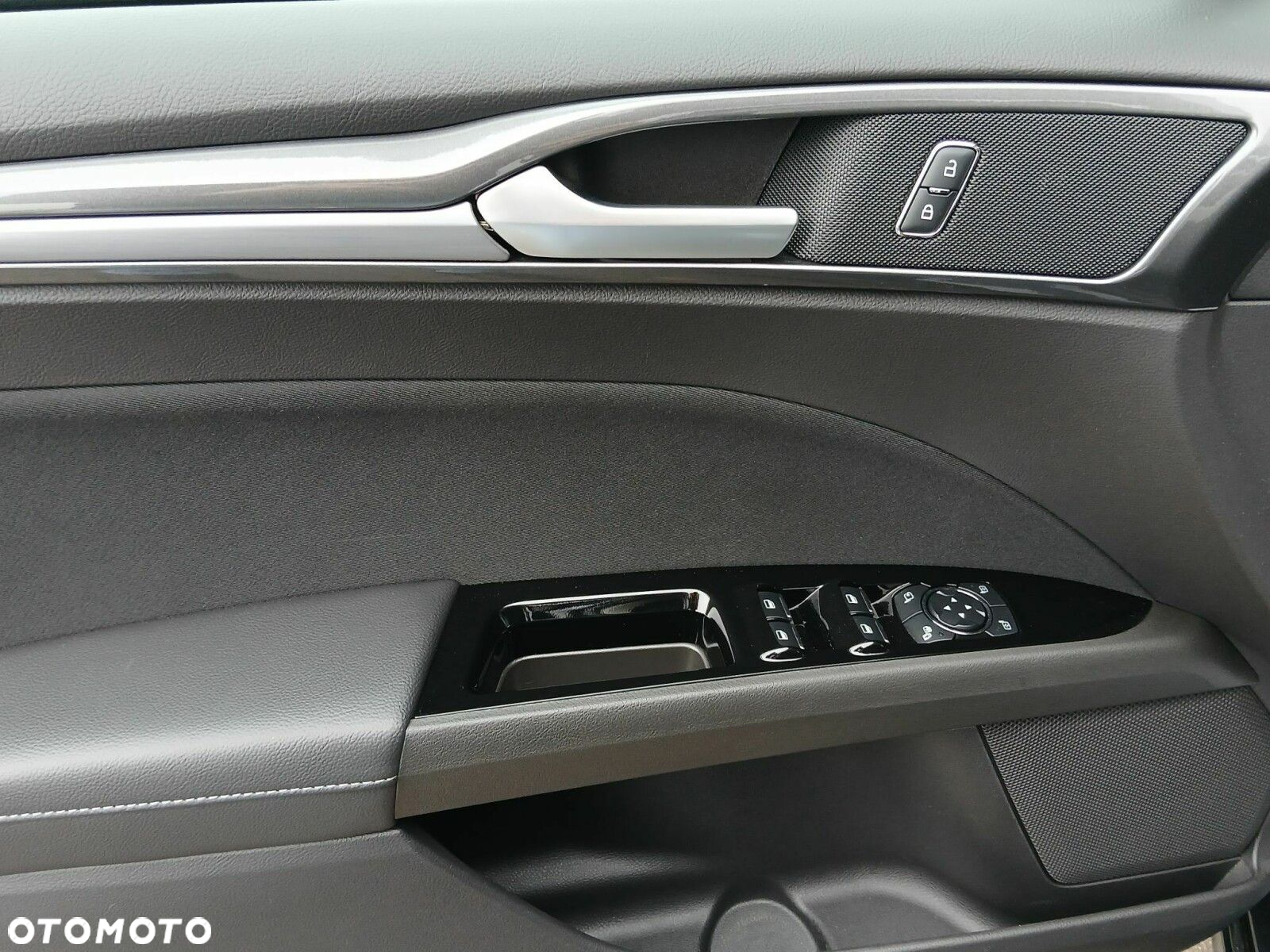 Ford Mondeo 2.0 Hybrid Titanium - 30