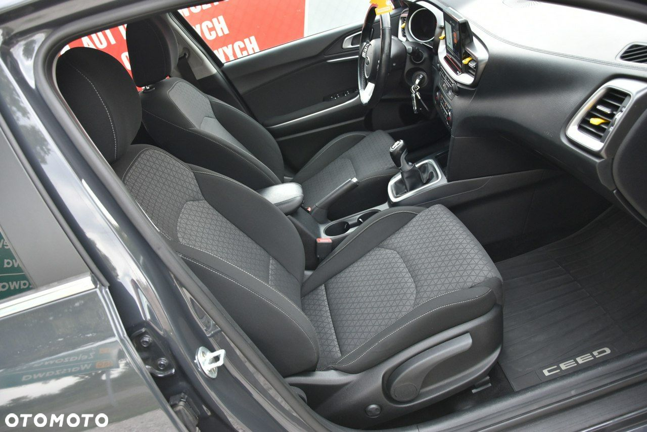 Kia Ceed - 30
