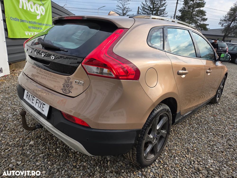 Volvo V40 D2 R Design - 4