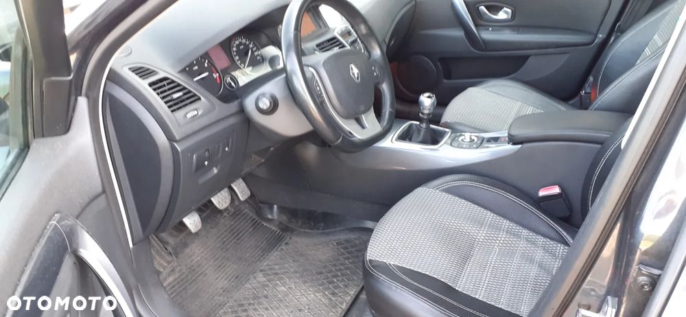 Renault Laguna 2.0 DCi GT 4WS - 10