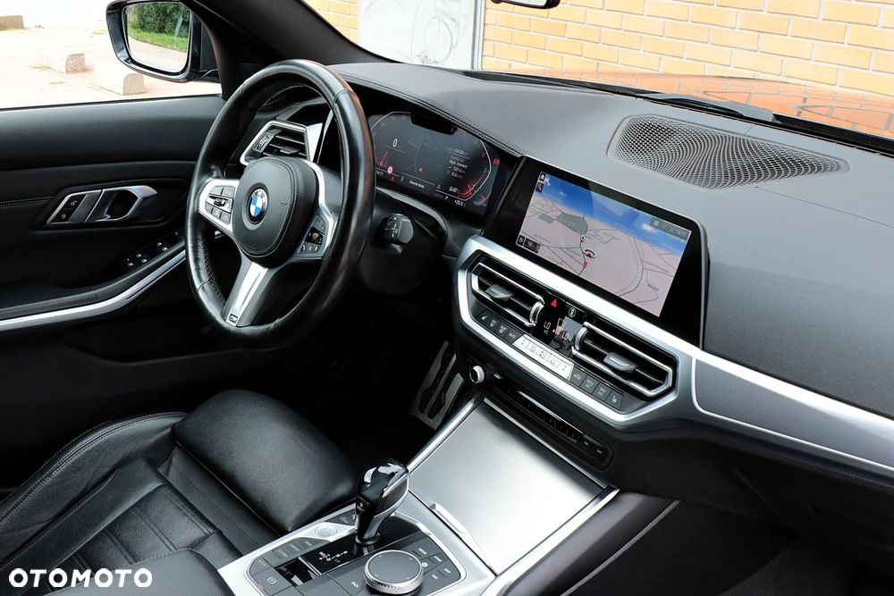 BMW Seria 3 320d Edition M Sport Shadow - 23