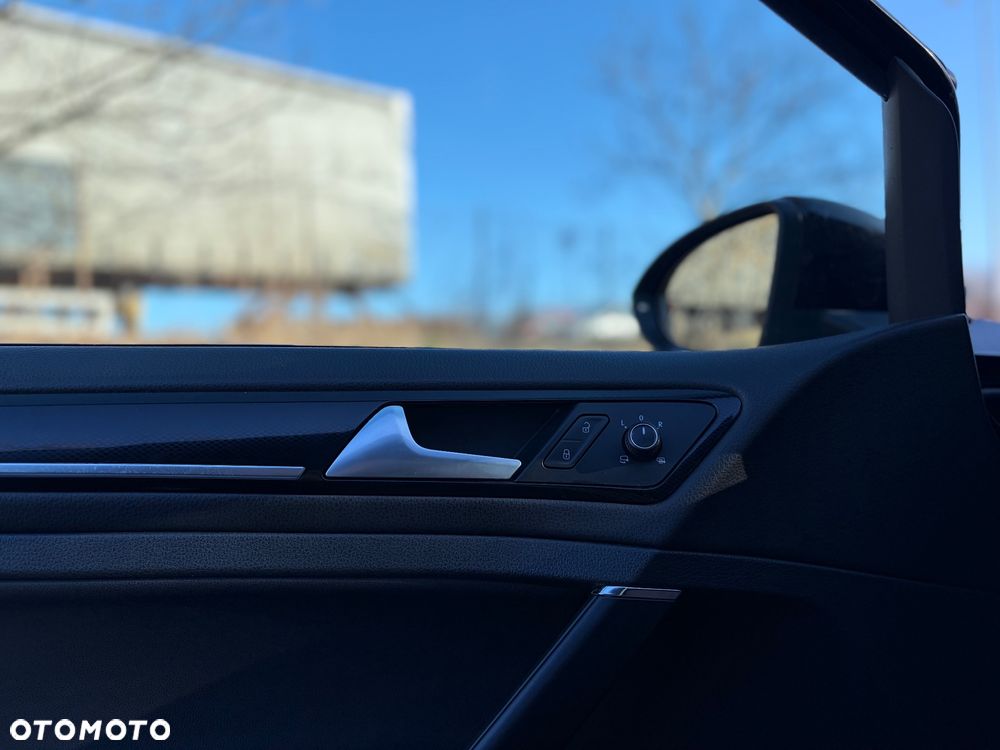 Volkswagen Golf 2.0 TDI SCR DSG Highline - 9