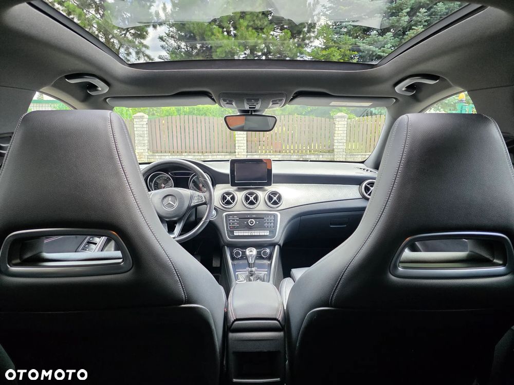 Mercedes-Benz CLA Shooting Brake 180 Urban - 9