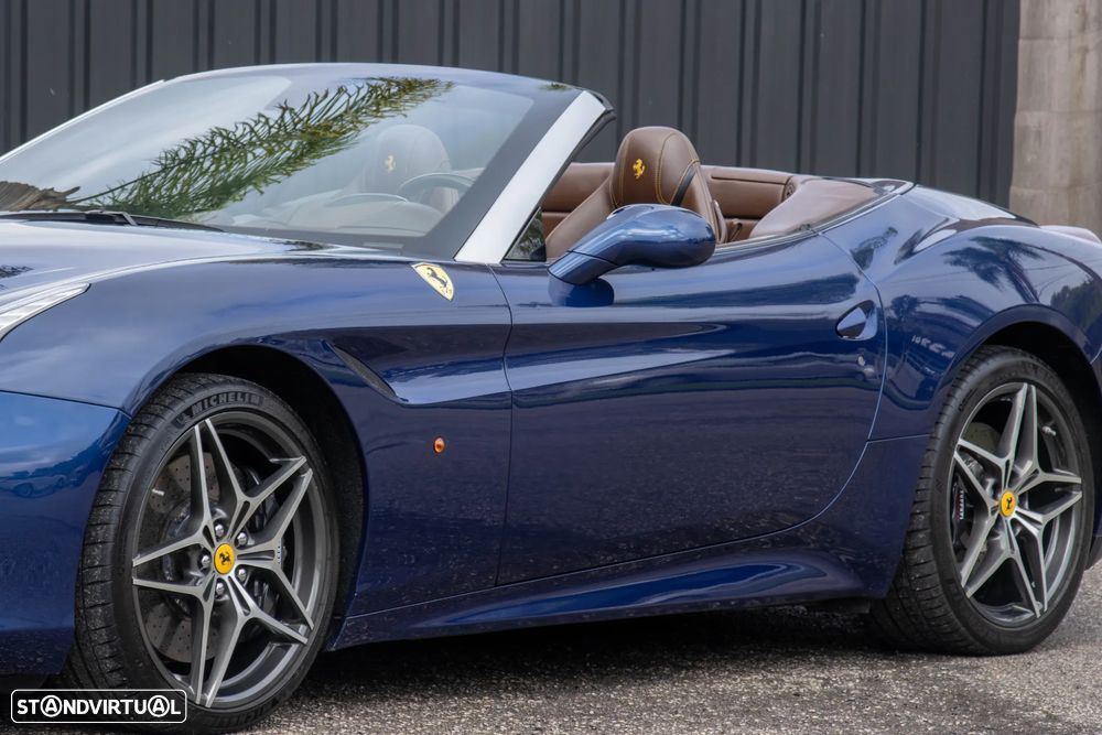 Ferrari California T - 5