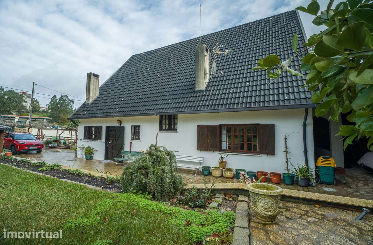 Moradia T4 de Arquitetura Francesa em Serém – Macinhata de Vouga - Grande imagem: 3/38