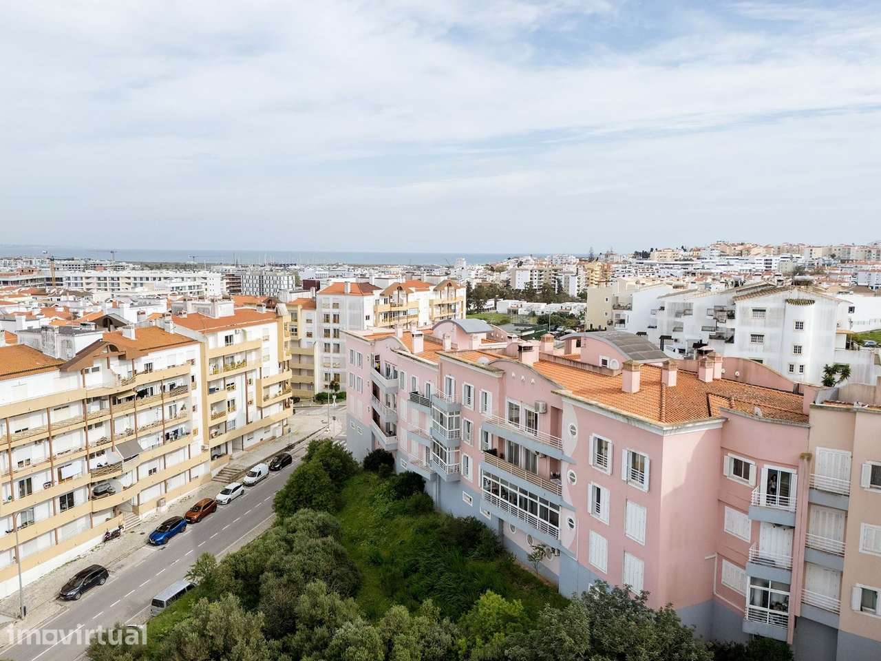 APARTAMENTO T3 NO ÚLTIMO ANDAR PARA VENDA EM LAGOS - Grande imagem: 2/37
