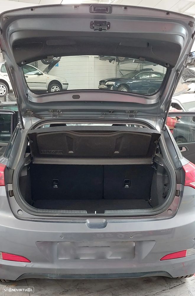 HYUNDAI i20 PARA PEÇAS - 16